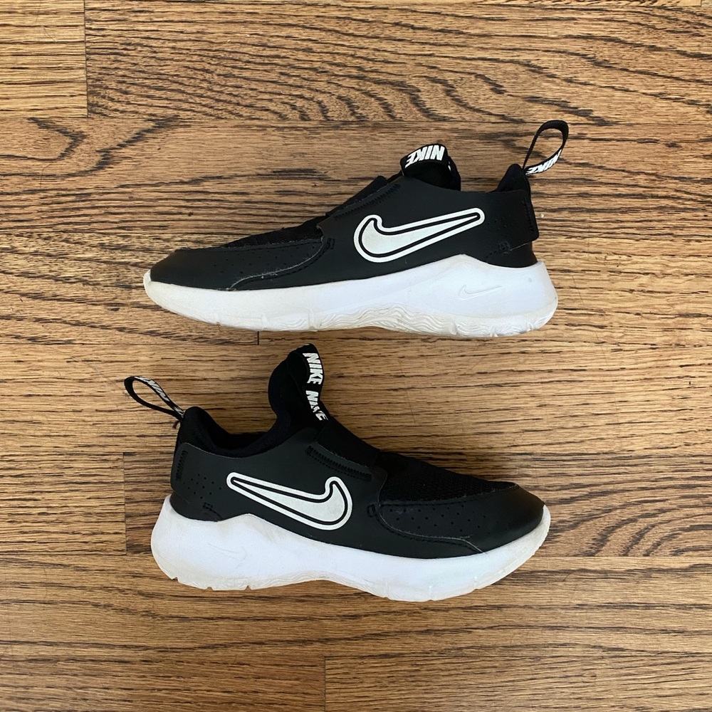 Nike Flex Runner 3 Black and White Slip-On Athletic Shoes